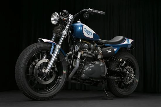 Triumph street tracker mẫu xe độ của một tay đua