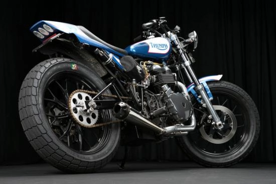 Triumph street tracker mẫu xe độ của một tay đua