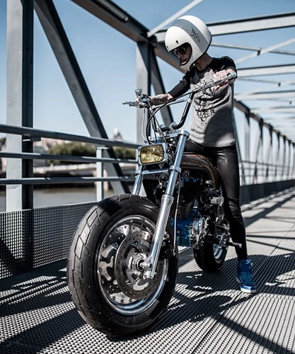 Honda dax 500cc độ siêu dị của một nữ biker dân chơi