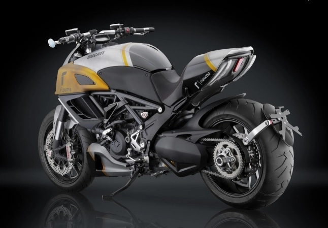 Ducati diavel độ full option đồ chơi rizoma