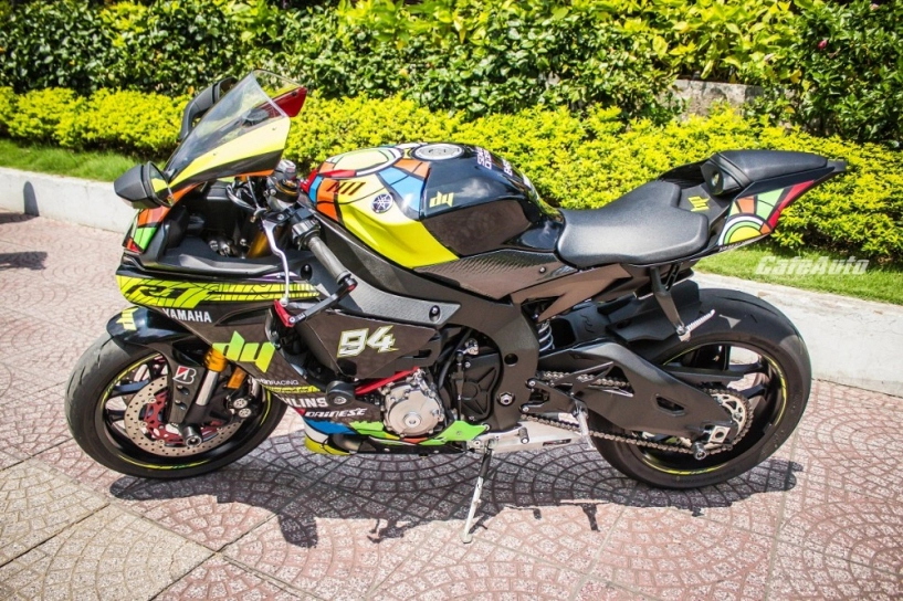 Yamaha r1 2015 tuyệt đẹp với phong cách velentino rossi