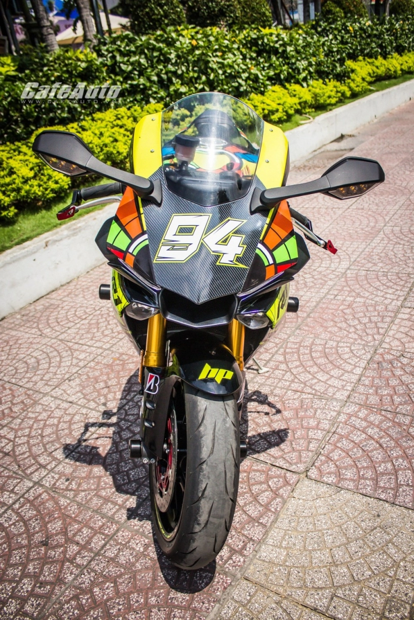 Yamaha r1 2015 tuyệt đẹp với phong cách velentino rossi