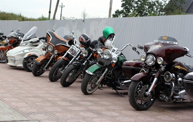 Dàn môtô pkl quy tụ showroom harley-davidson tại hà nội