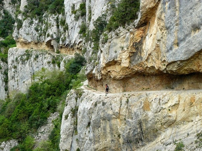 Ấn tượng trước vẻ đẹp của hẻm núi mont-rebei