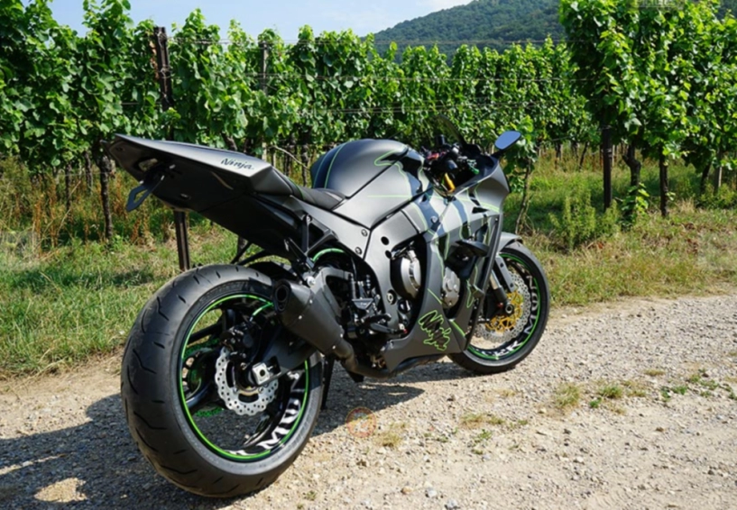 Ấn tượng với kawasaki ninja zx-10r độ phong cách monster