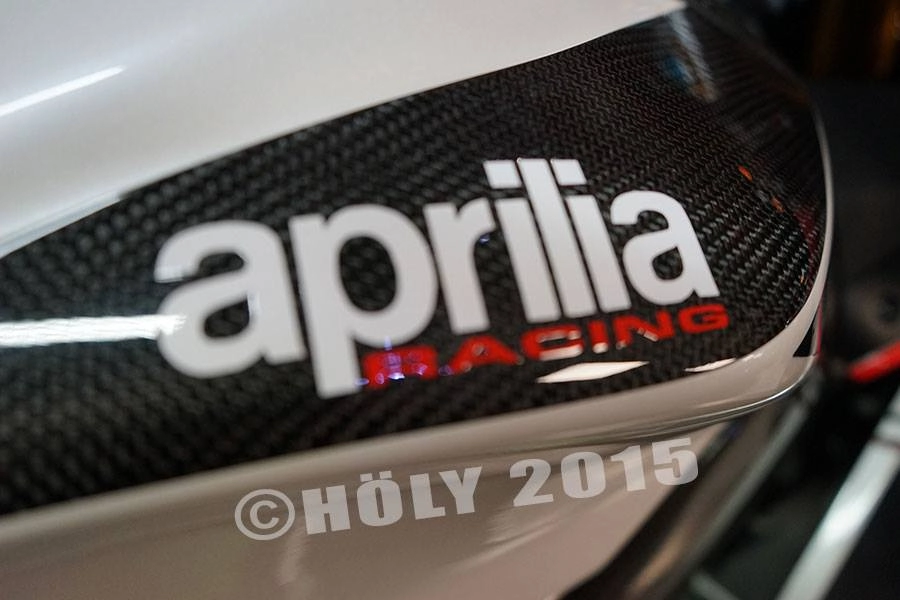 Aprilia rsv4 độ siêu khủng với phiên bản racing