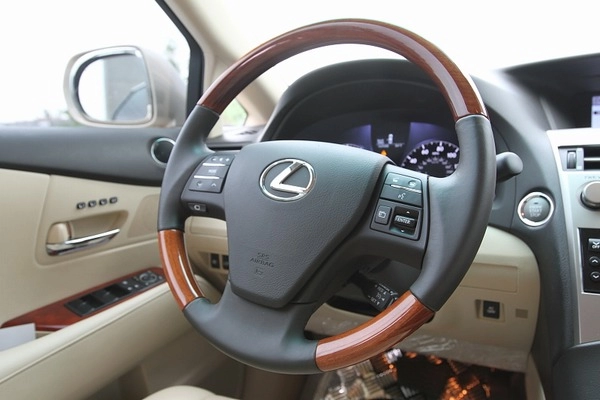 Audi q5 đọ sức cùng lexus rx350