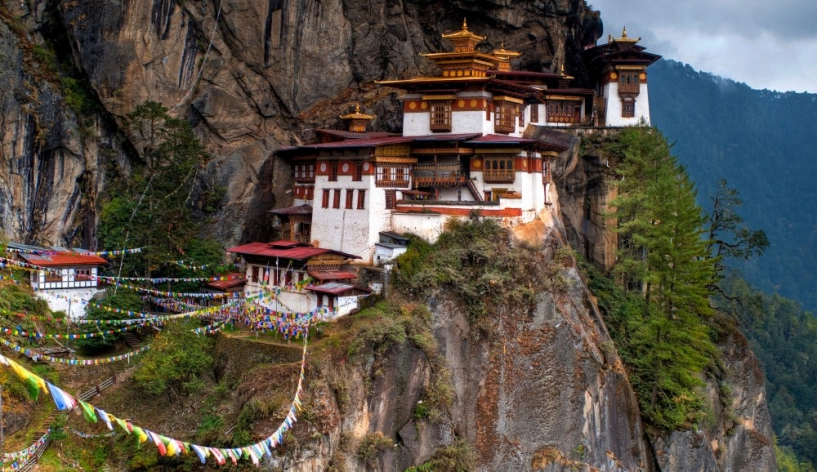 Bhutan quốc gia hạnh phúc nói không với thuốc lá