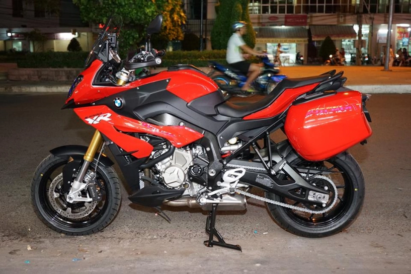 Bmw s1000xr 2015 đầu tiên tại việt nam được độ khủng