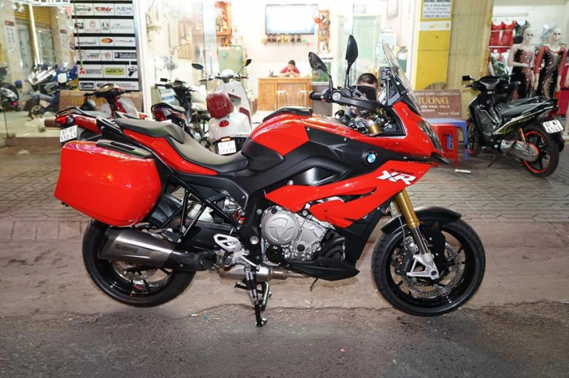 Bmw s1000xr 2015 đầu tiên tại việt nam được độ khủng