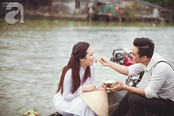 ảnh cưới chợ nổi Cần Thơ Bộ ảnh cưới khác người của cặp đôi đi chợ chụp ảnh cưới