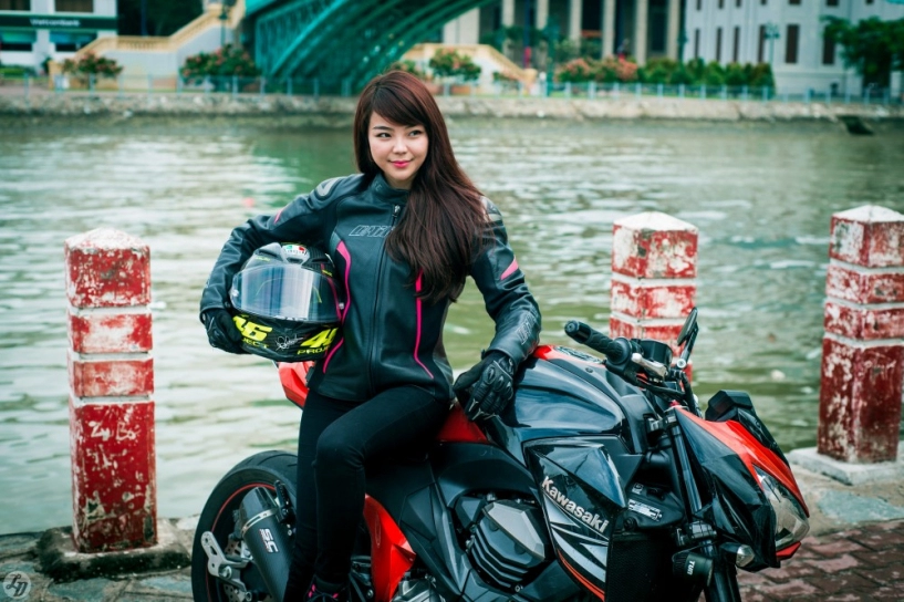 Bộ ảnh đẹp chiến mã kawasaki z800 của nữ biker xinh đẹp