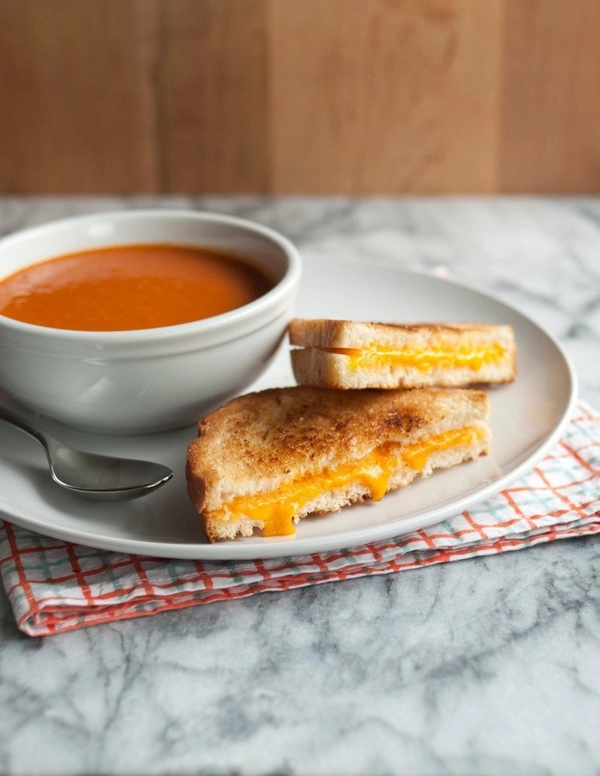 Bữa sáng siêu tốc có bánh sandwich kẹp phô mai thơm phức