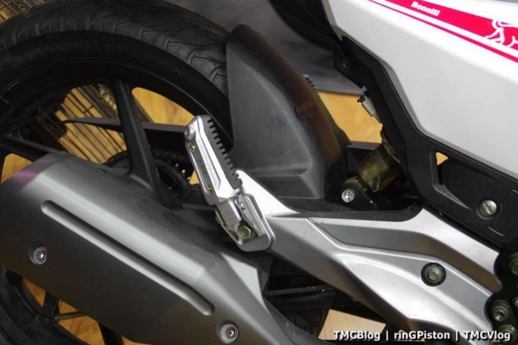 Cận cảnh chi tiết benelli tnt15 giá 30 triệu sắp về vn