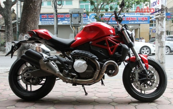 Cận cảnh ducait monster 821 tại hà nội