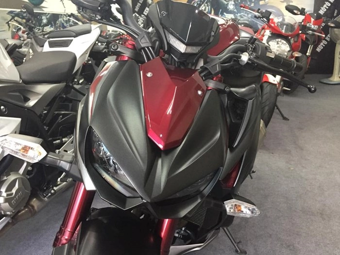 Cận cảnh kawasaki z1000 2016 phiên bản màu đỏ candy crimson tại việt nam