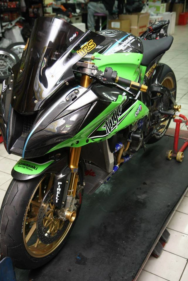 Cận cảnh quá trình độ kawasaki ninja zx-10r độ carbon tại thái