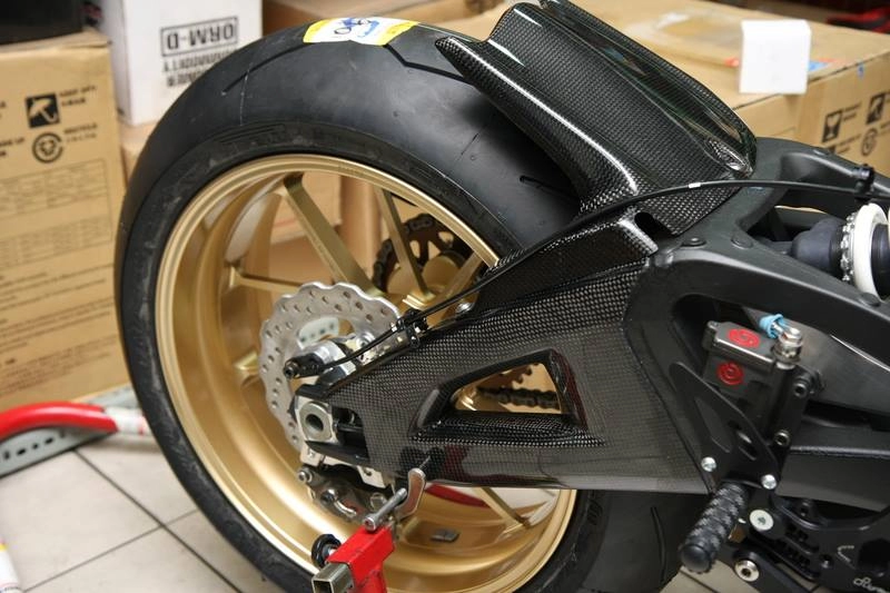 Cận cảnh quá trình độ kawasaki ninja zx-10r độ carbon tại thái