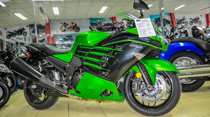 Cận cảnh siêu xe kawasaki ninja zx-14r abs 2015 tại hà nội