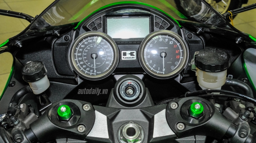 Cận cảnh siêu xe kawasaki ninja zx-14r abs 2015 tại hà nội