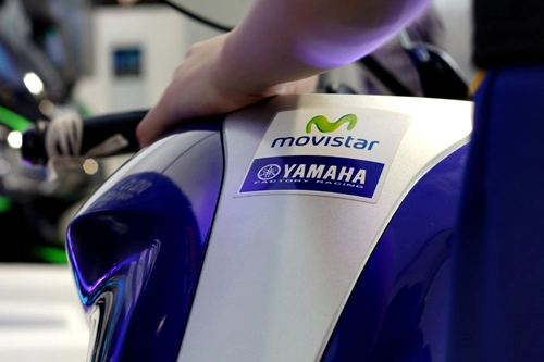 Cận cảnh yamaha r25 2015 phiên bản movistar