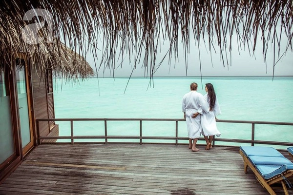 Cặp đôi yêu 1 năm gặp 1 tháng và bộ ảnh cưới sang chảnh 20000 đô tại maldives