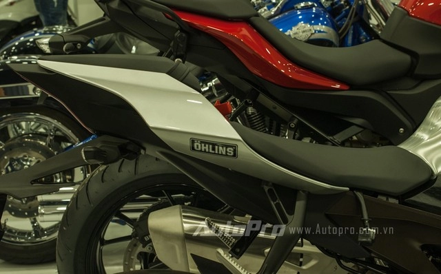 Chi tiết chiếc yamaha r1m 2015 thứ 2 tại việt nam