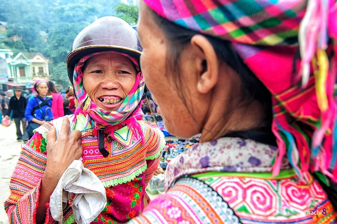 Chợ phiên cốc pài trong những mảng màu nên thơ