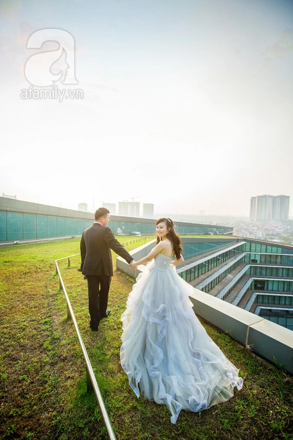 ảnh cưới hà nội Choáng ngợp với bộ ảnh cưới thảo nguyên xanh trên nóc một khách sạn