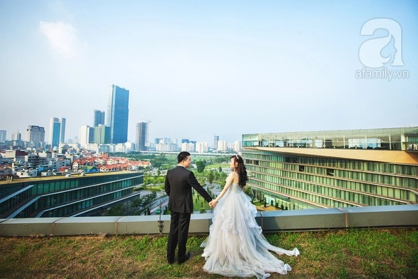 ảnh cưới hà nội Choáng ngợp với bộ ảnh cưới thảo nguyên xanh trên nóc một khách sạn