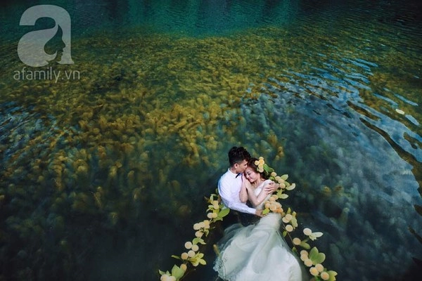 Chuyện tình hỏa tiễn và bộ ảnh cưới dưới nước đẹp lịm tim của cặp đôi hà thành
