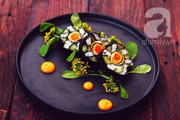 Dễ dàng làm cơm cuộn hình hoa đẹp như nhà hàng 12 Dễ dàng làm cơm cuộn hình hoa đẹp như nhà hàng