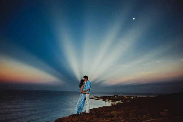 Đẹp mê hồn bộ ảnh cưới đón bình minh trên đảo lý sơn của cặp đôi hà thành