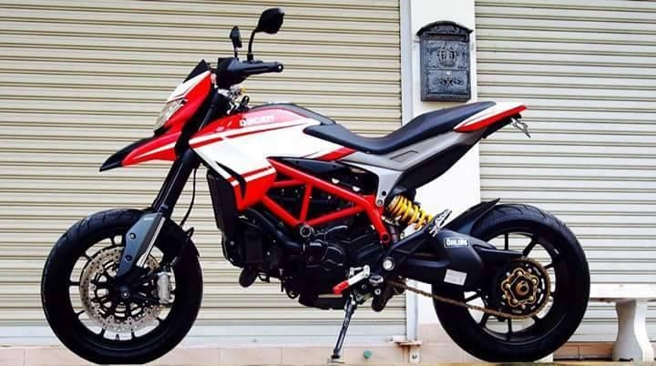 Ducati hypermotard độ nhẹ với vài món đồ chơi kiểng