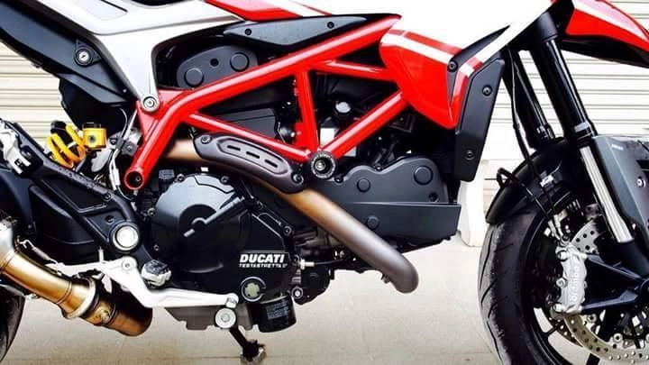 Ducati hypermotard độ nhẹ với vài món đồ chơi kiểng