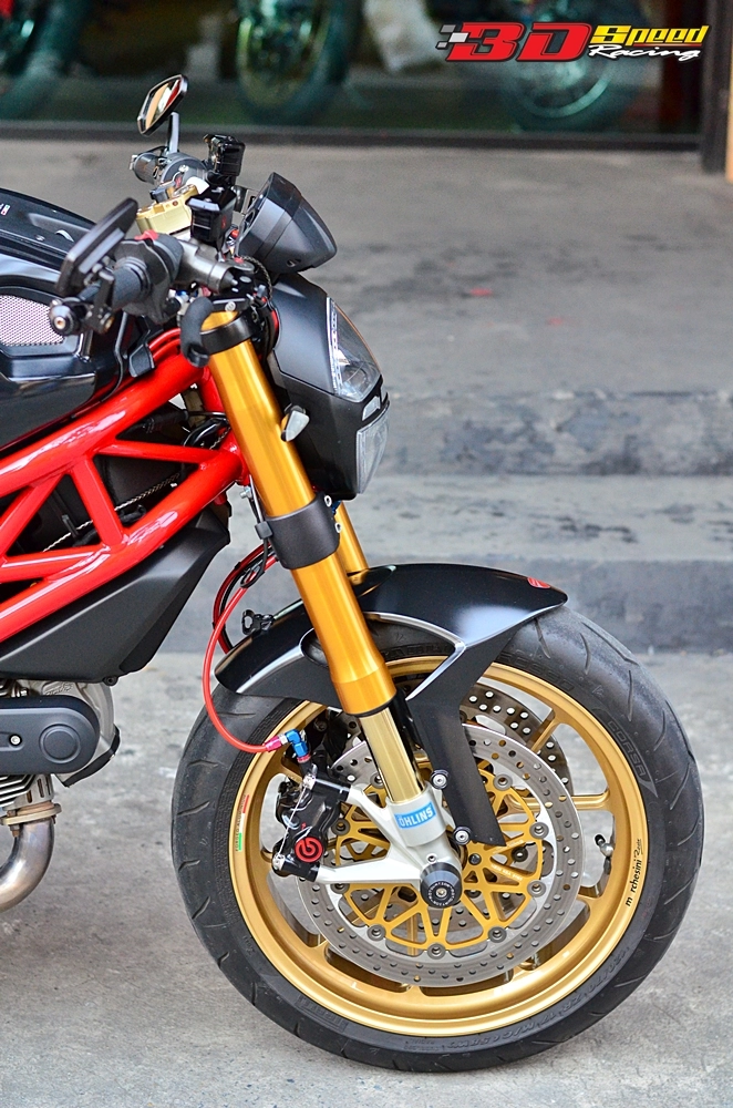 Ducati monster 795 độ đồ chơi với giá trị bằng cả chiếc xe