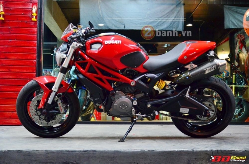 Ducati monster 795 độ đơn giản với những món đồ chơi hàng hiệu