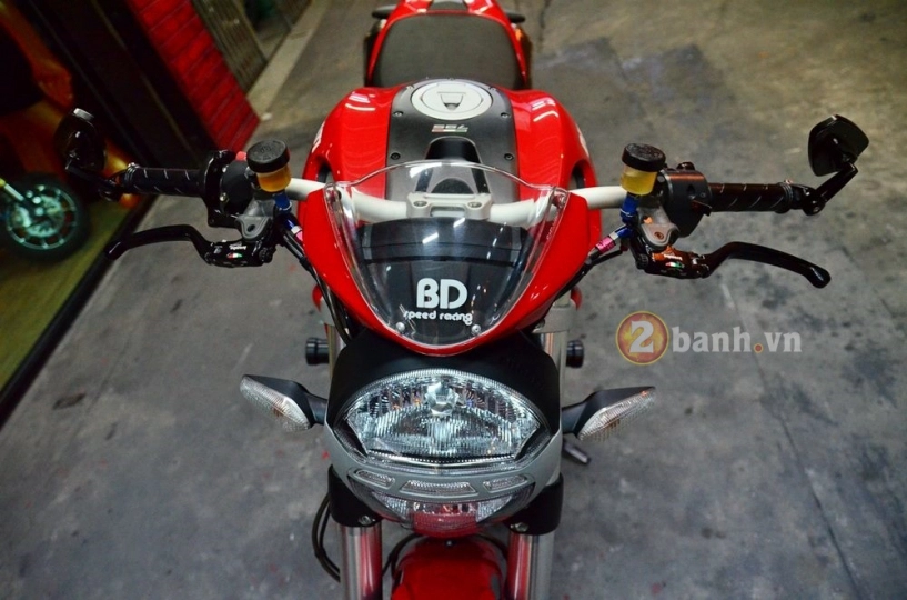 Ducati monster 795 độ đơn giản với những món đồ chơi hàng hiệu
