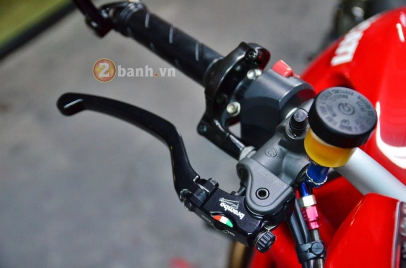 Ducati monster 795 độ đơn giản với những món đồ chơi hàng hiệu