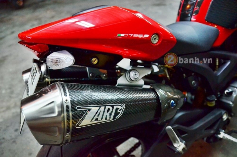 Ducati monster 795 độ đơn giản với những món đồ chơi hàng hiệu