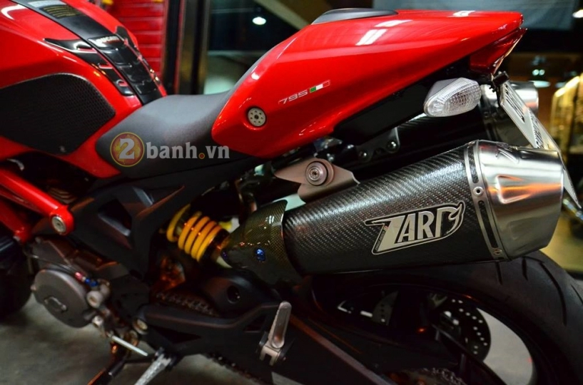 Ducati monster 795 độ đơn giản với những món đồ chơi hàng hiệu
