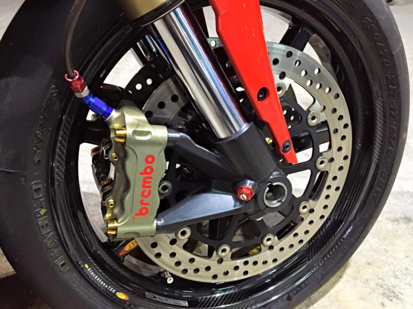 Ducati streetfighter 848 độ nổi bật với loạt đồ chơi hàng hiệu