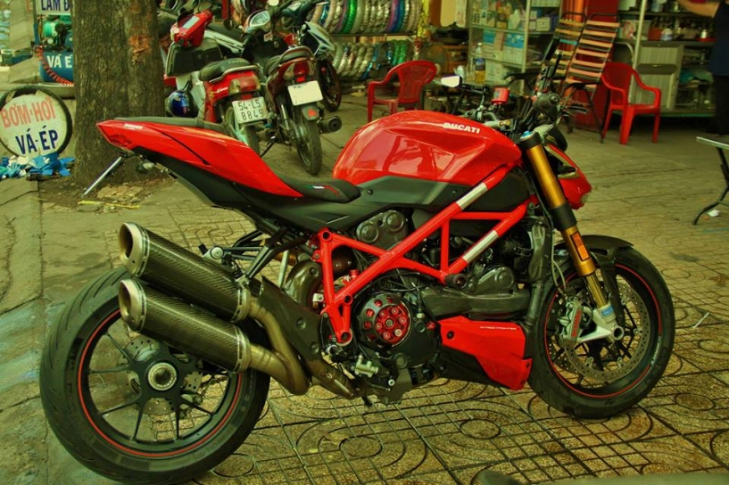 Ducati streetfighter s đầy đồ chơi của dân chơi sài thành