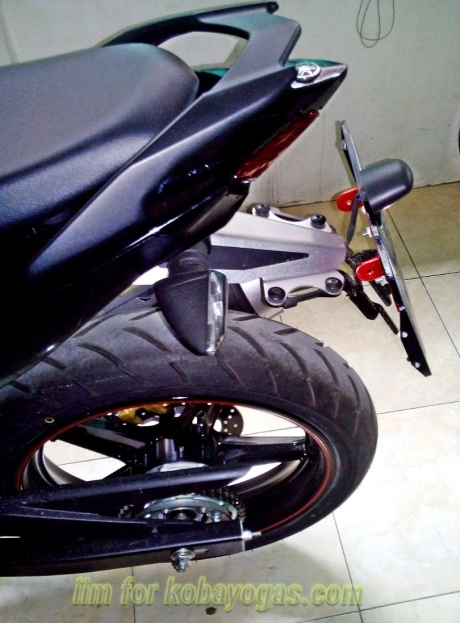 Exciter 150 với cách độ pass biển số đơn giản của biker indonesia