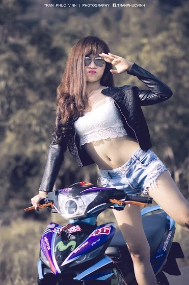Girl tây ninh khoe dáng cùng exciter movista