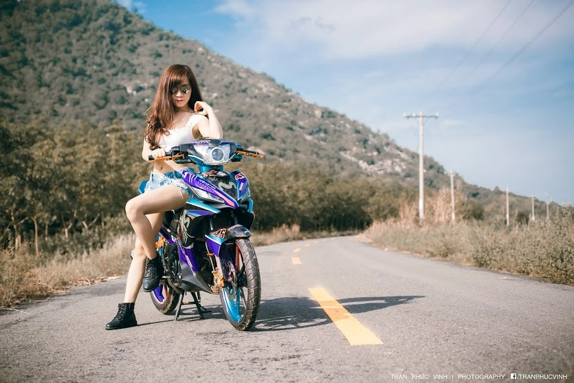 Girl tây ninh khoe dáng cùng exciter movista
