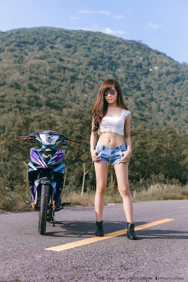 Girl tây ninh khoe dáng cùng exciter movista