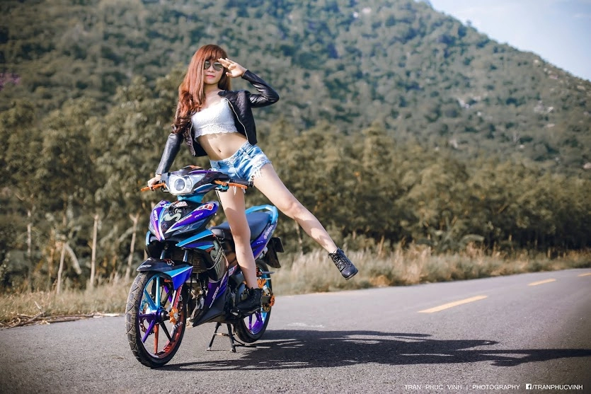 Girl tây ninh khoe dáng cùng exciter movista