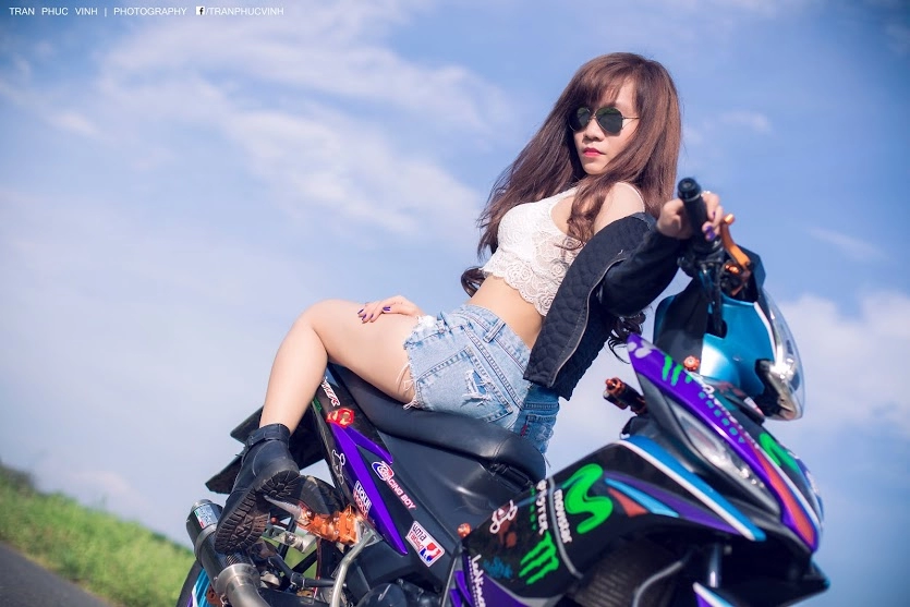 Girl tây ninh khoe dáng cùng exciter movista