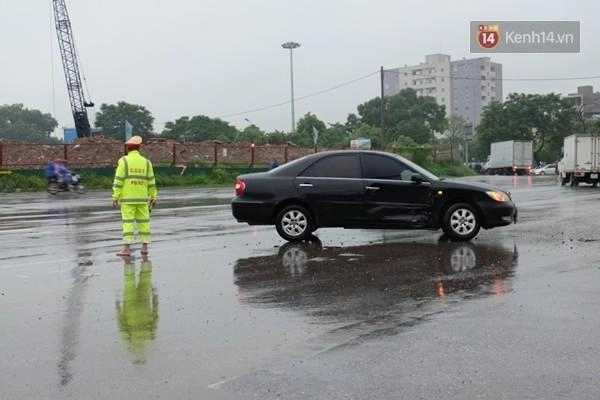 Hà nội thành biển nước vì mưa lớn cả đêm